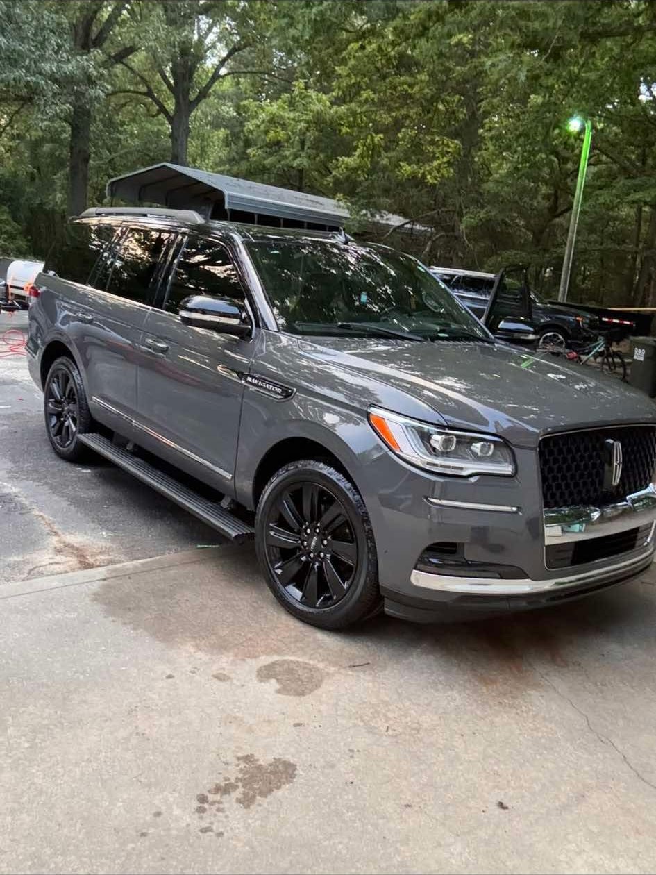 Gray Lincoln Navigator kept clean on a recurring maintenance plan